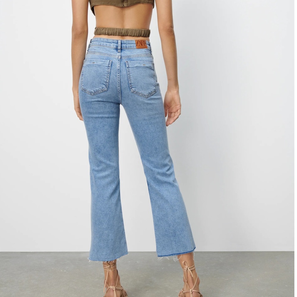 Zara High Rise Mini Flare Jeans NWT - Picture 3 of 9